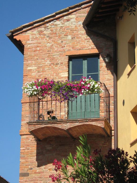 Borgo Fajani Pensionat Terricciola Exteriör bild
